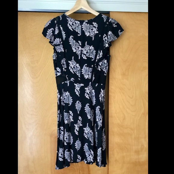 Chelsea & Violet Dress - Picture 3 of 4